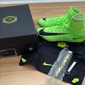 Nike Mercurial Soccer Cleats in Neon Green size mens  9.5 new inbox